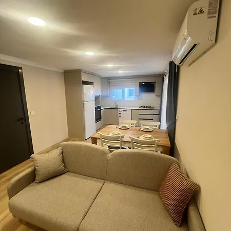 Modern, New Two Bedroom Close To Centre