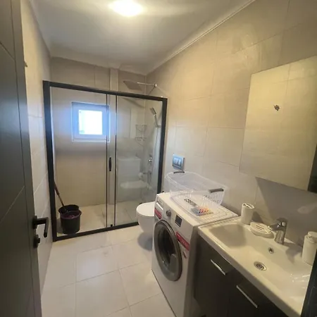 Apartment Modern, New Two Bedroom Close To Centre *